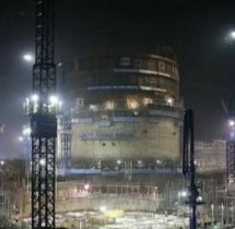 核电先锋“华龙一号”3号机组完成筒体吊装 等待核岛封顶