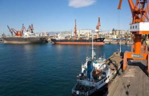 秦皇岛港2017年吞吐量达到2.3773亿吨