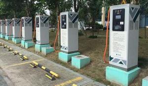 2017新能源汽车产销量突破70万 公共充电桩总量达到21万