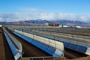 中国承建大型光热电站并网发电 摩洛哥实现能源独立