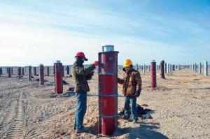 玉门鑫能郑家沙窝5万千瓦熔盐塔式光热发电项目建设现场