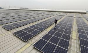 2017年年光伏总装机突破52GW，分布式光伏新增装机超19GW