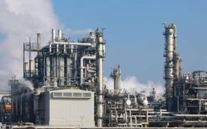 中国出台成品油税务新规 调油商和独立炼厂将承受压力