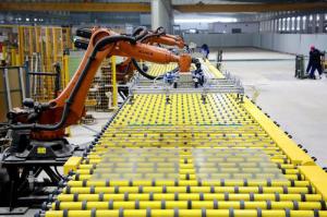 世界最大光伏玻璃生产线在安徽凤阳投产