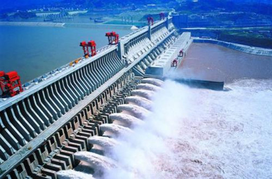 三峡水库增加下泄流量强化供电应对中下游冰雪天气