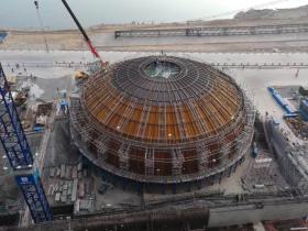 防城港核电3号机组第一个环吊牛腿安装就位
