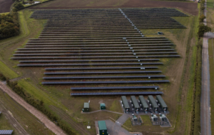 英国的太阳能发电和储能部署的收入模式有所冲突