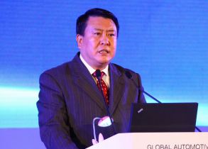 徐和谊：加快充电基础设施建设