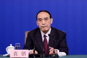 全国人大强化环境监督：该亮剑就亮剑 该断腕就断腕