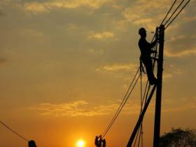 山西新一轮农网改造升级两年攻坚战提前完工