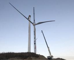 贵州最大单体风电场首台发电机组安装完成（高清组图）