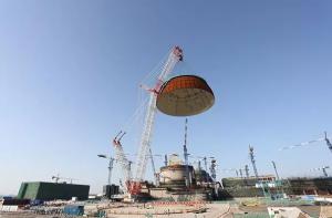 全球第三台华龙一号提前10天实现穹顶吊装