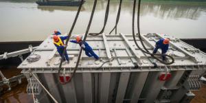 432吨变压“巨无霸”运抵特高压工地