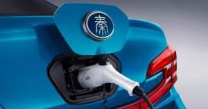 中国汽车企业双积分政策今日实施 三言两语聊聊咋回事