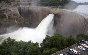 哈产发电机组驱动津巴布韦最大水电站