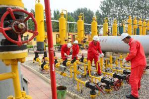 中原油田凝析气藏气驱试验取得突破