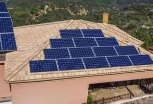 我国光伏发电度电成本10年下降90%