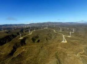 国家电投智利首个风电站圆满完成所有风机吊装！