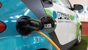 工信部：今年取消专用车、新能源汽车外资股比限制