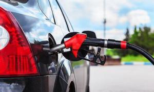 发改委：自5月1日起国内汽、柴油最高零售价格每吨分别降低75元和65元