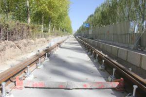 德令哈新能源现代有轨电车全线贯通