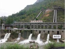 麻窝水电站首台机组转子顺利吊装成功