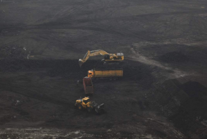 2017年末我国共设置煤炭探矿权1302个