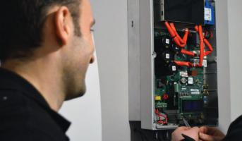 随着能源存储采购，虚拟电厂的启动，SolarEdge将超越太阳能