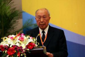 杨裕生院士：纯电动车应以微小型为突破口 大中型车应主要发展增程式