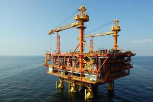 我国首次自主集成的世界级“海上油气处理厂”成功交付