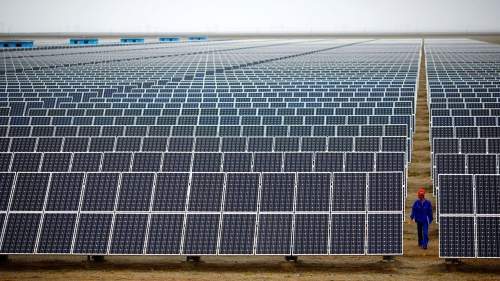 印度正在竞相建立大规模太阳能发电项目