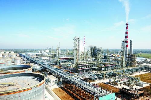 海湾产油国缘何兴起炼油热