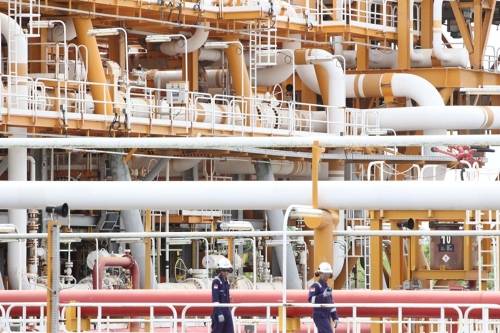 截至5月，六个主要承包商的天然气提升产量仍低于目标