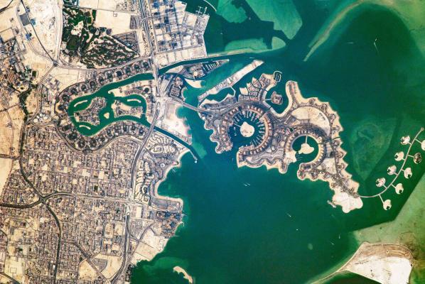 Fitch：能源丰富的卡塔尔从正在从危机走向盈余