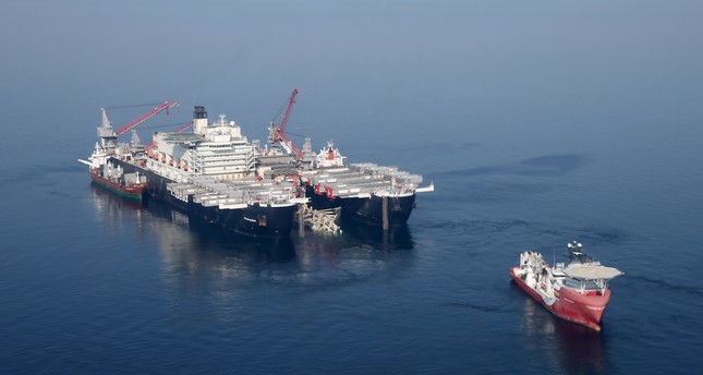 TurkStream管道铺设船只前往黑海进行二线作业