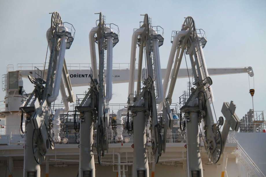 全球液化天然气贸易与美国产量同步上升