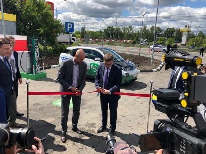 Alexey Teksler参加了莫斯科地区第一个电动汽车快速充电站的开幕仪式