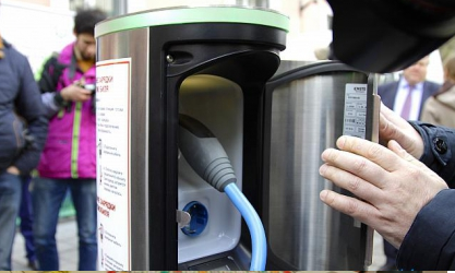 将立法：俄罗斯电动车提供免收停车费服务