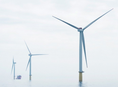 附属于浮动海上风电场的创新电池存储