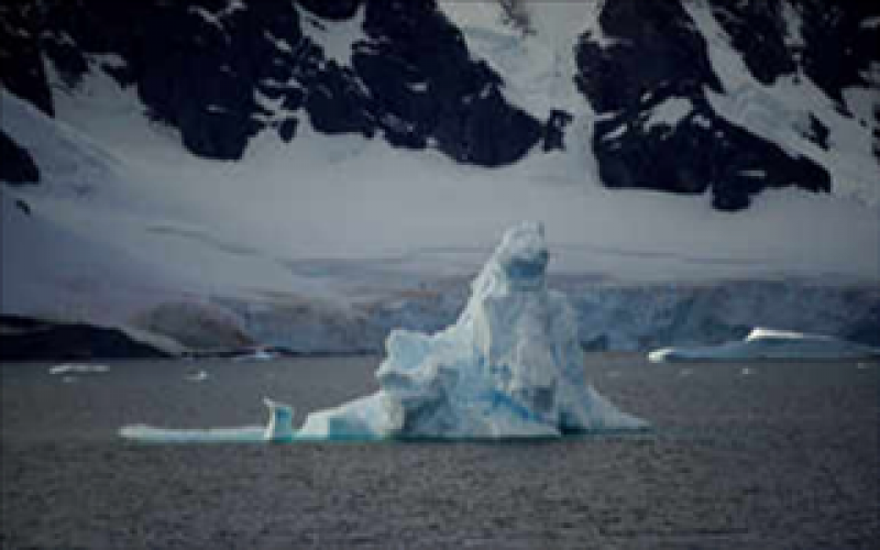 阿联酋将从南极运送冰川来保证清洁饮用水