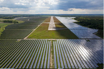 Goa CM Parrikar与电力部门会面推出太阳能政策