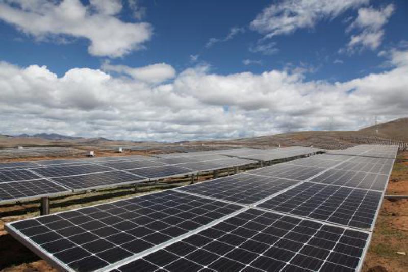 四川甘孜9个光伏扶贫电站并网发电