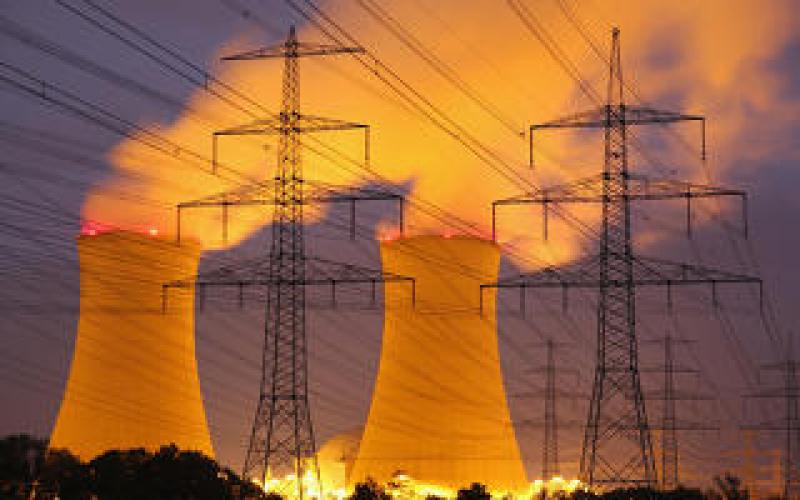 投资核电以及风能，太阳能和其他可再生能源，以减少碳足迹