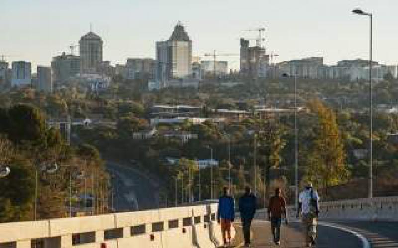 沙特阿拉伯计划在南非经济中投资高达100亿美元，重点关注能源