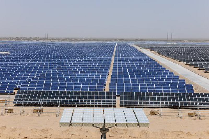 甘肃省“十三五”首批村级光伏扶贫电站实现并网发电