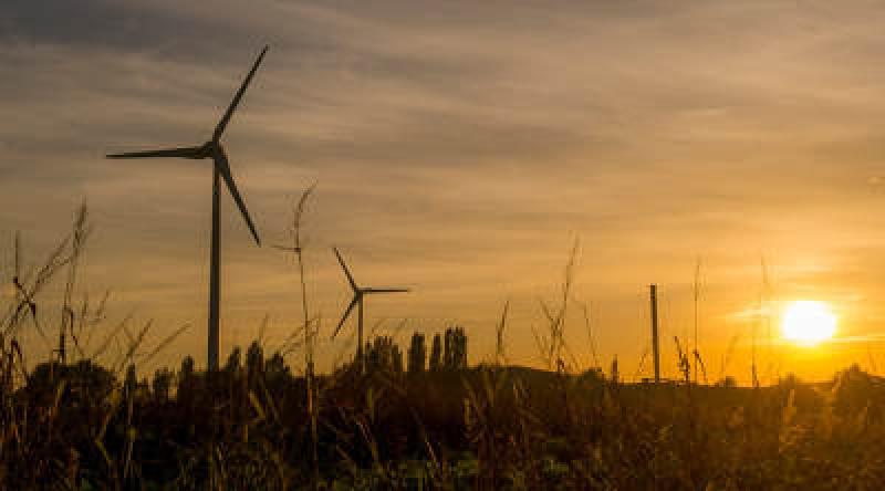 风力发电机的成本下降反映了技术改进和选址决策