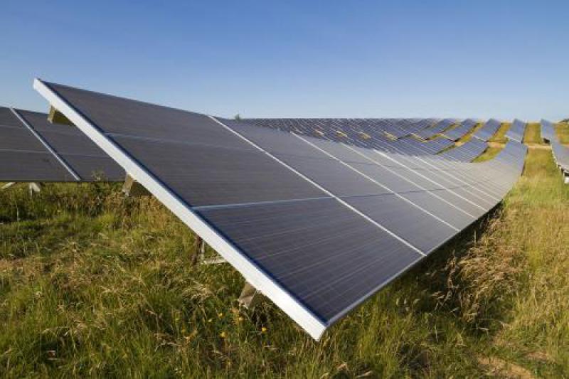 光伏供电设备“照亮”帕米尔高原“无电区”