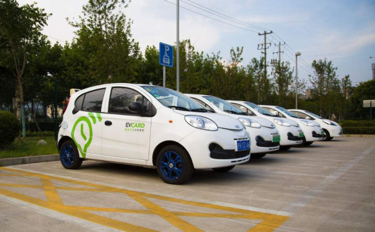 半数电动车企半年报预亏