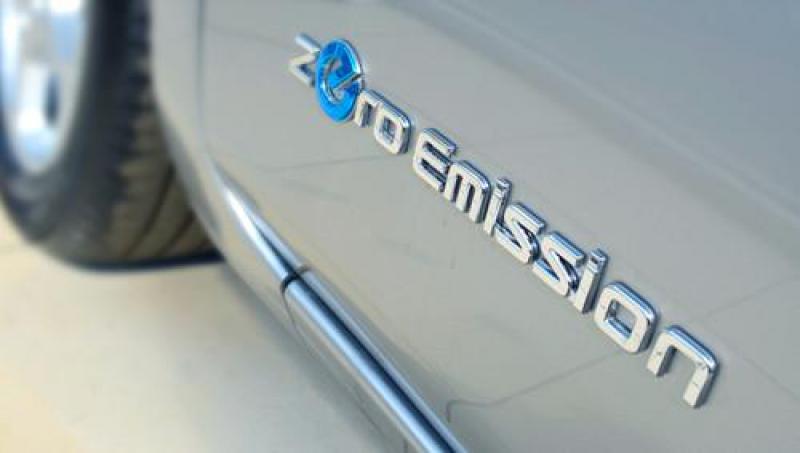 税收政策助力新能源汽车 逾5亿元大单抢筹9只股