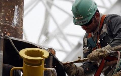 加拿大经济复苏受石油驱动